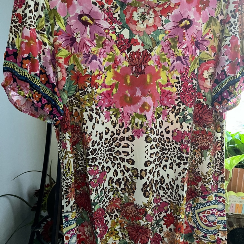 JOHNNY WAS PRE-LOVED AUTHENTIC ‘WILD GARDEN’ PUFF SLEEVES, CREW-NECK SOFT SHIRT - Picture 13 of 17